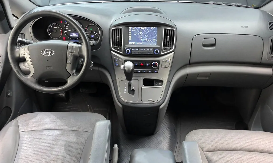 Hyundai Starex