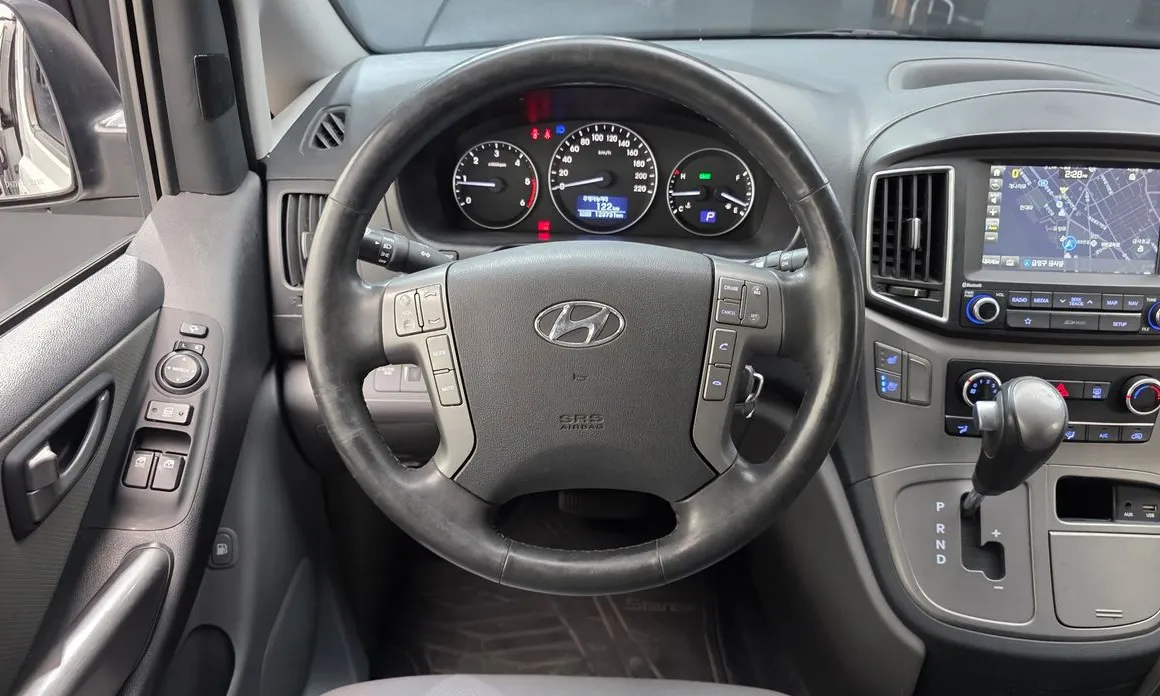 Hyundai Starex