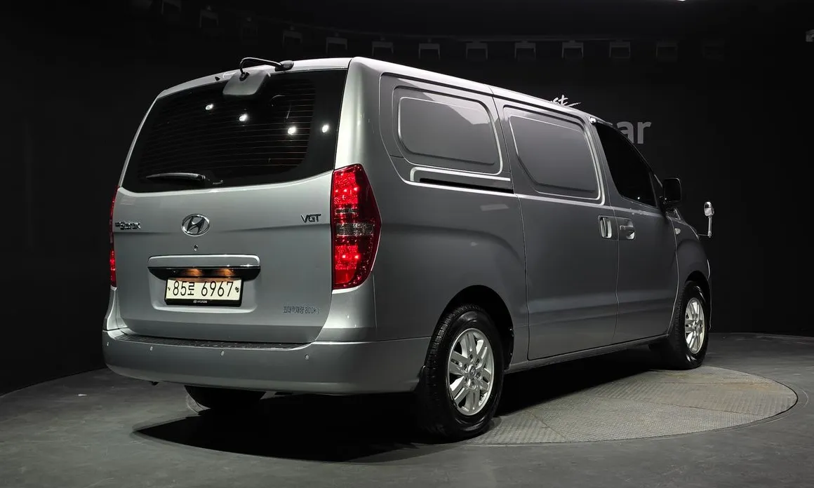 Hyundai Starex
