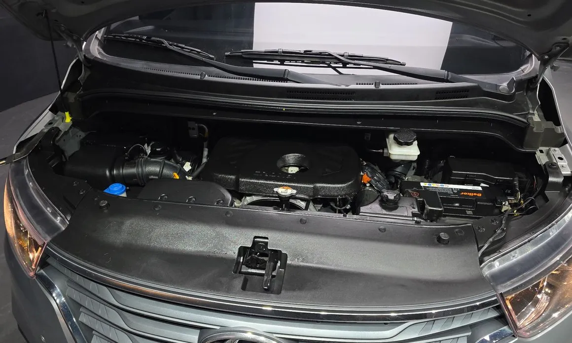 Hyundai Starex