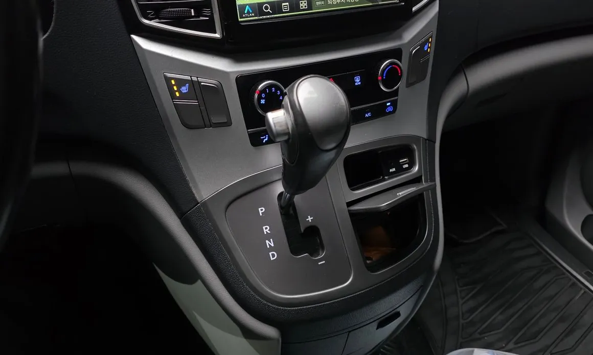 Hyundai Starex