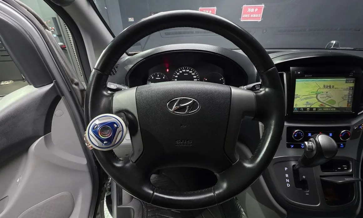 Hyundai Starex