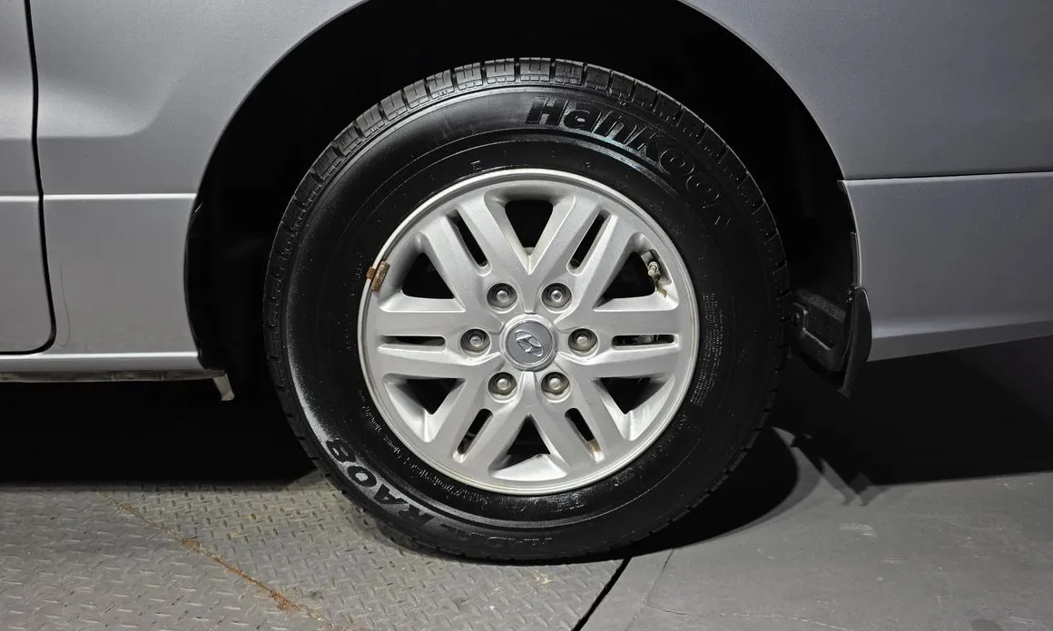 Hyundai Starex