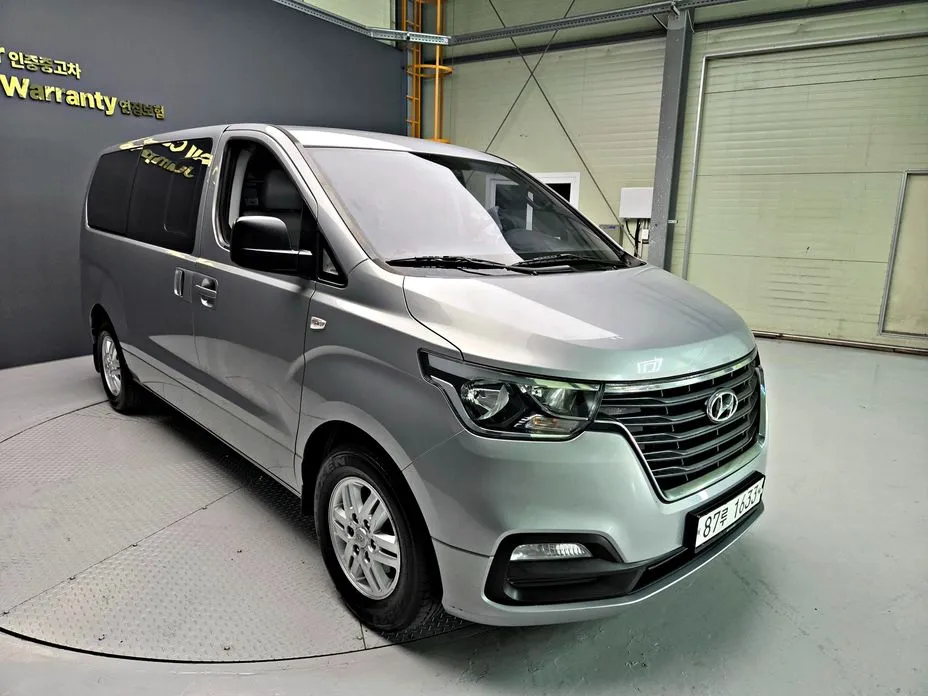 Hyundai Starex