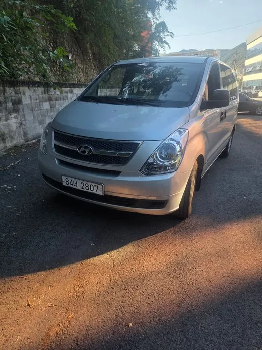 Hyundai Starex