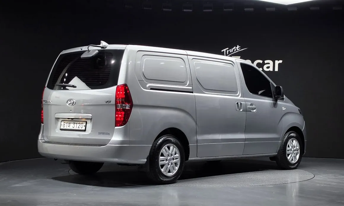 Hyundai Starex