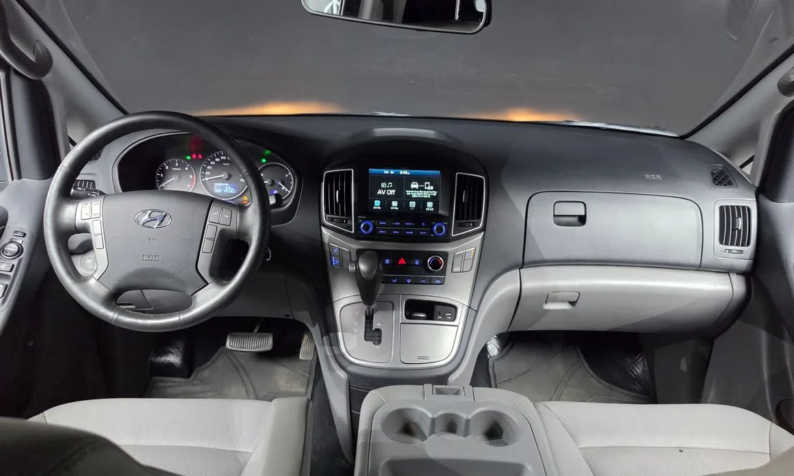 Hyundai Starex