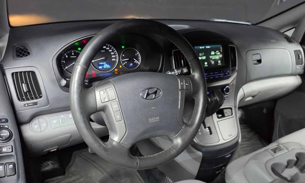 Hyundai Starex