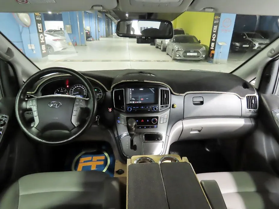 Hyundai Starex
