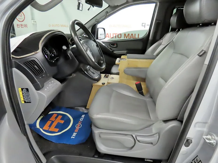 Hyundai Starex