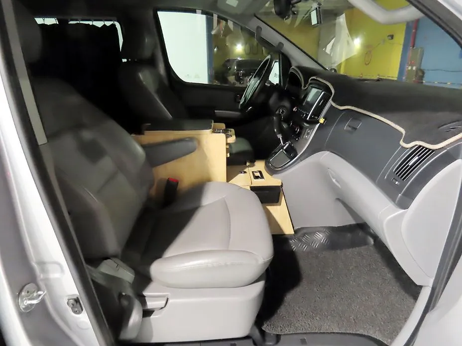 Hyundai Starex