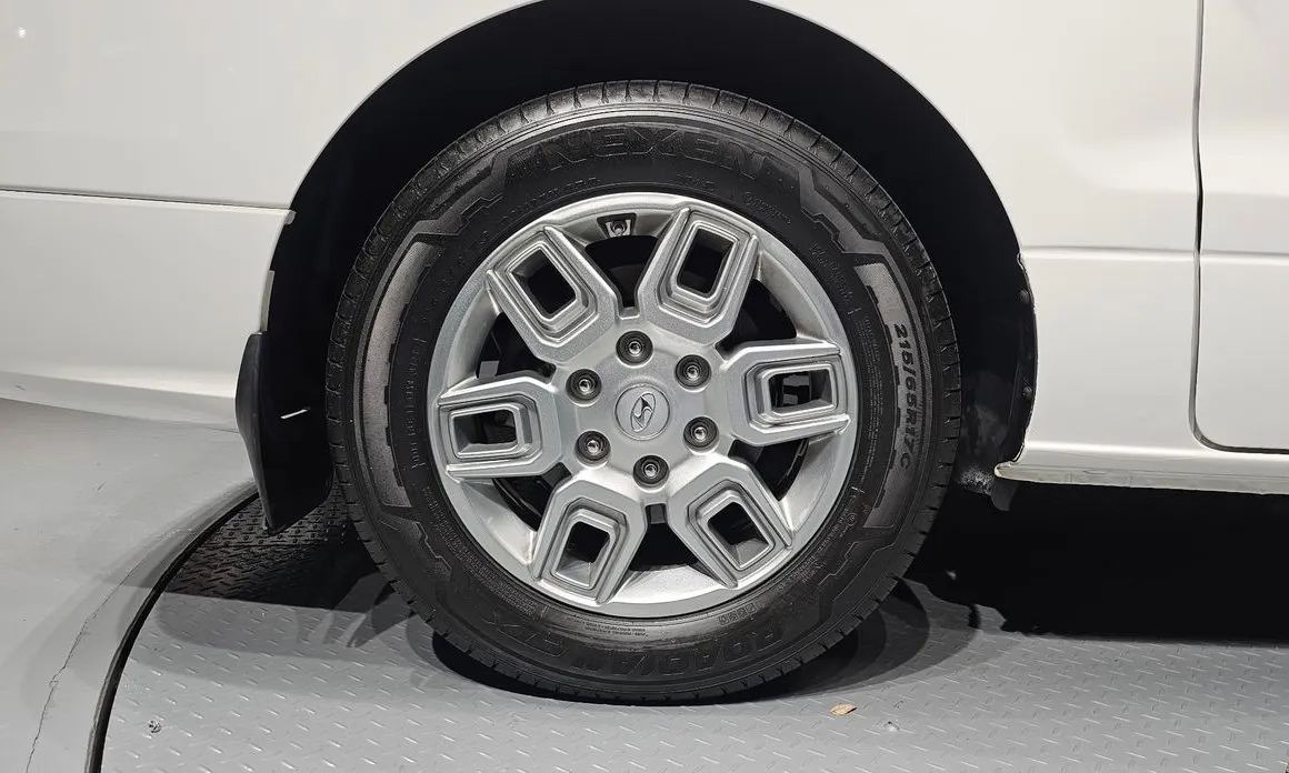 Hyundai Starex