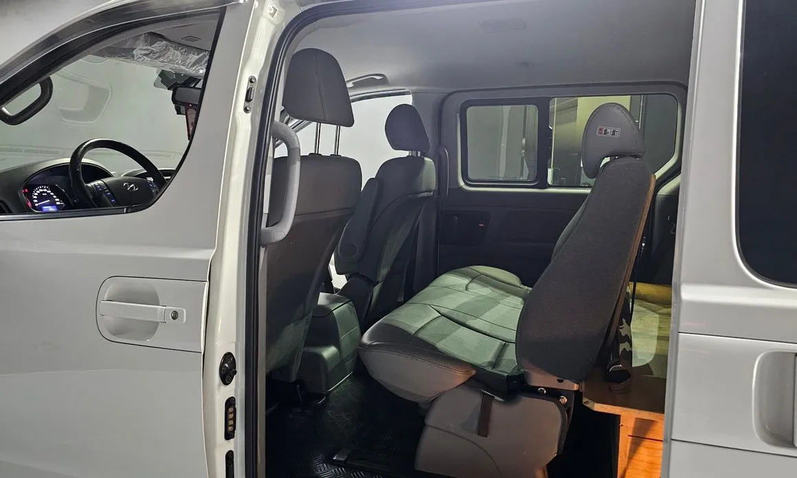 Hyundai Starex