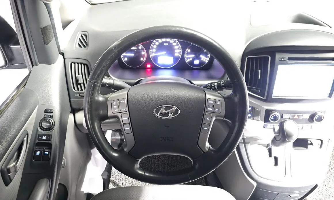Hyundai Starex