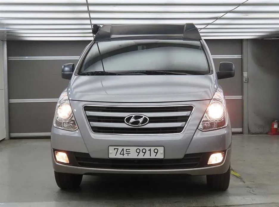 Hyundai Starex