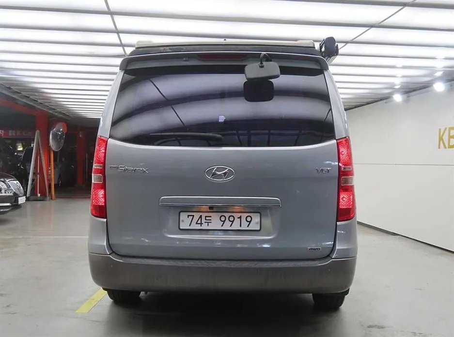 Hyundai Starex