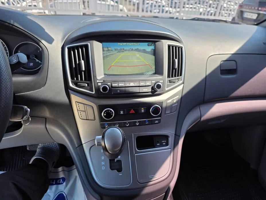 Hyundai Starex