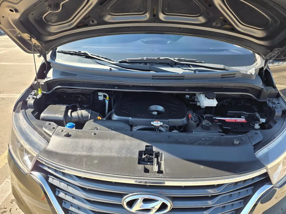 Hyundai Starex