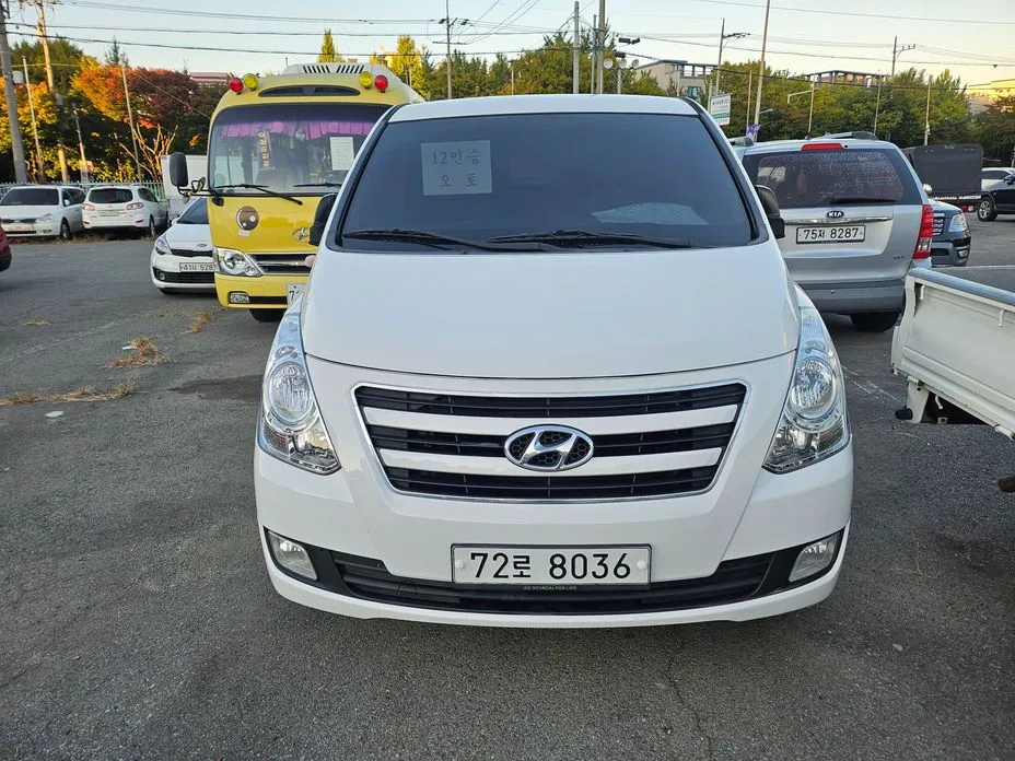 Hyundai Starex