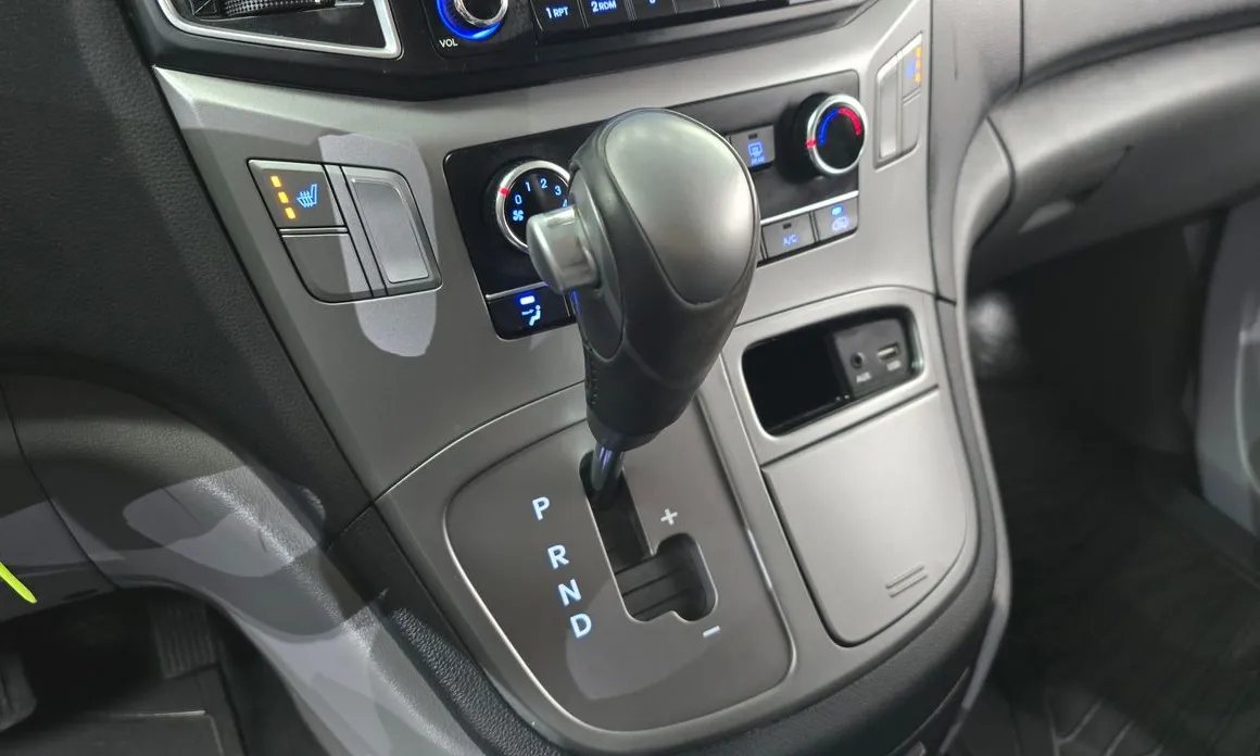 Hyundai Starex