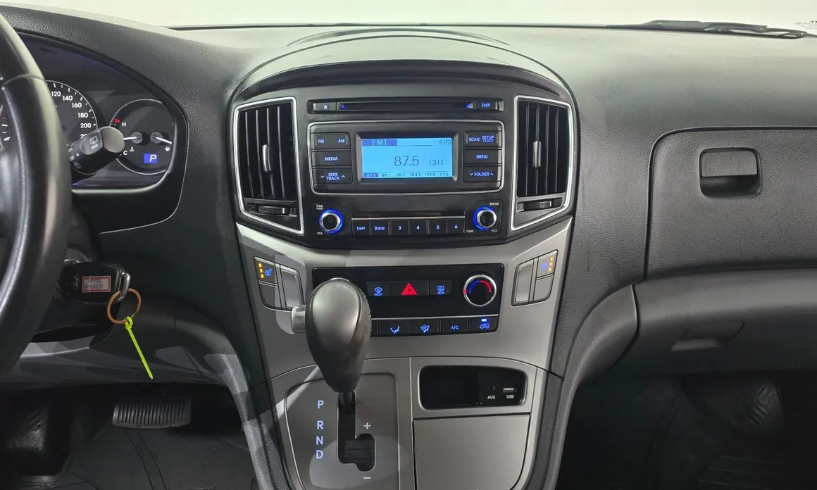 Hyundai Starex