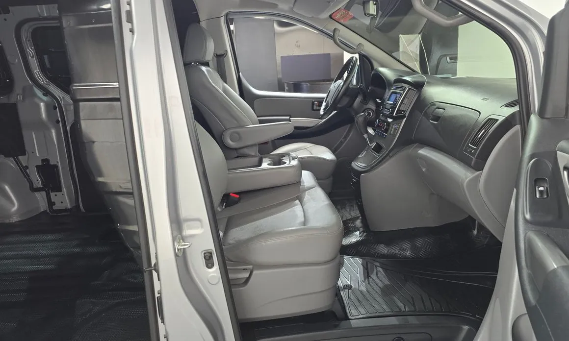 Hyundai Starex
