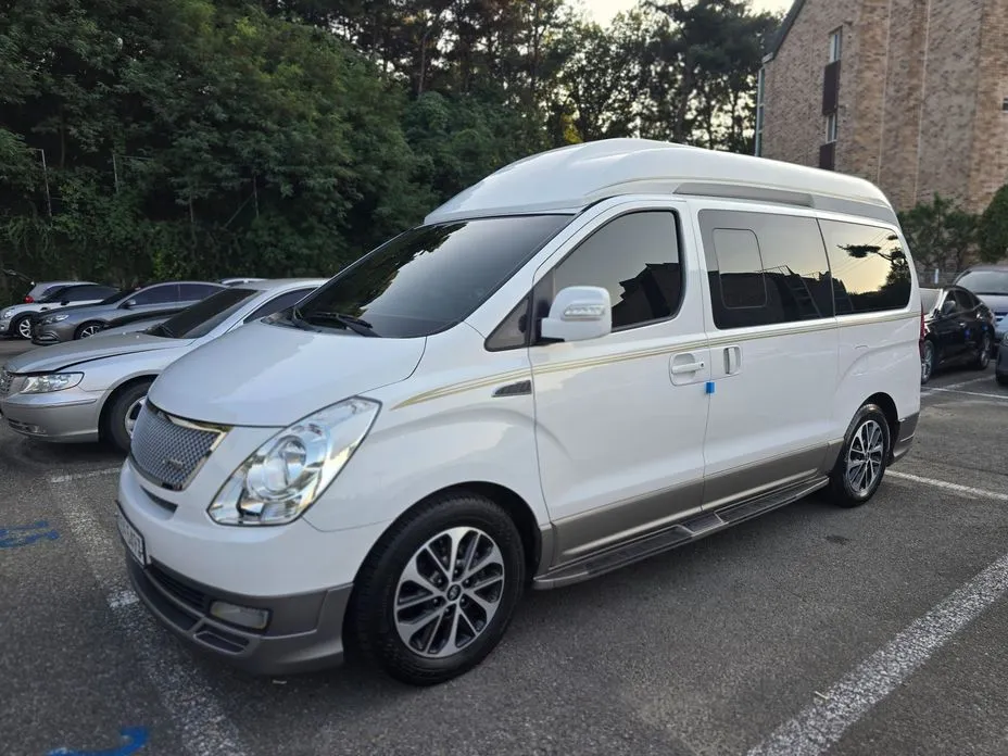 Hyundai Starex