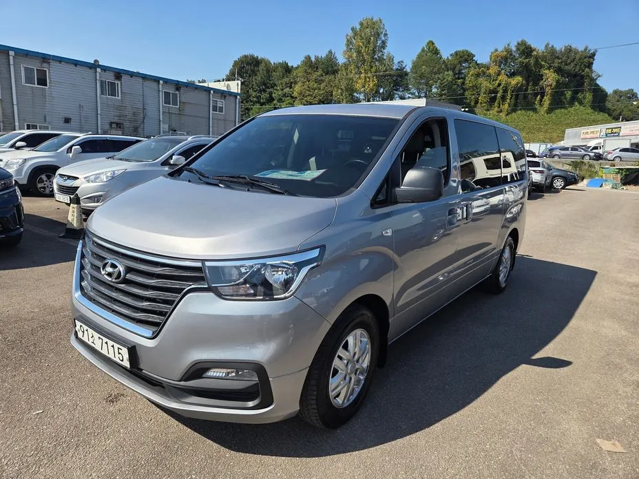 Hyundai Starex