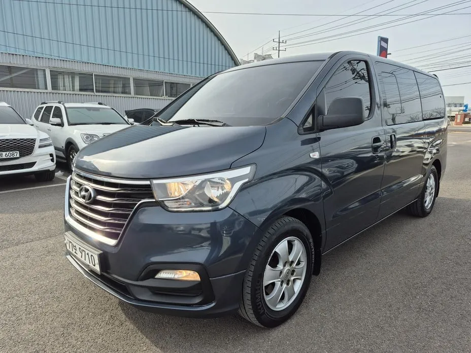 Hyundai Starex