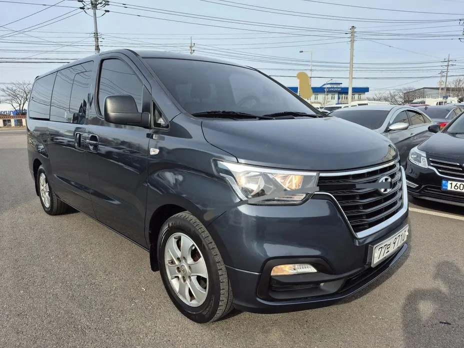 Hyundai Starex
