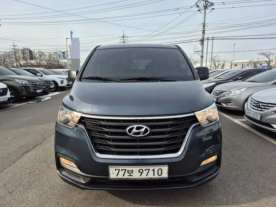Hyundai Starex