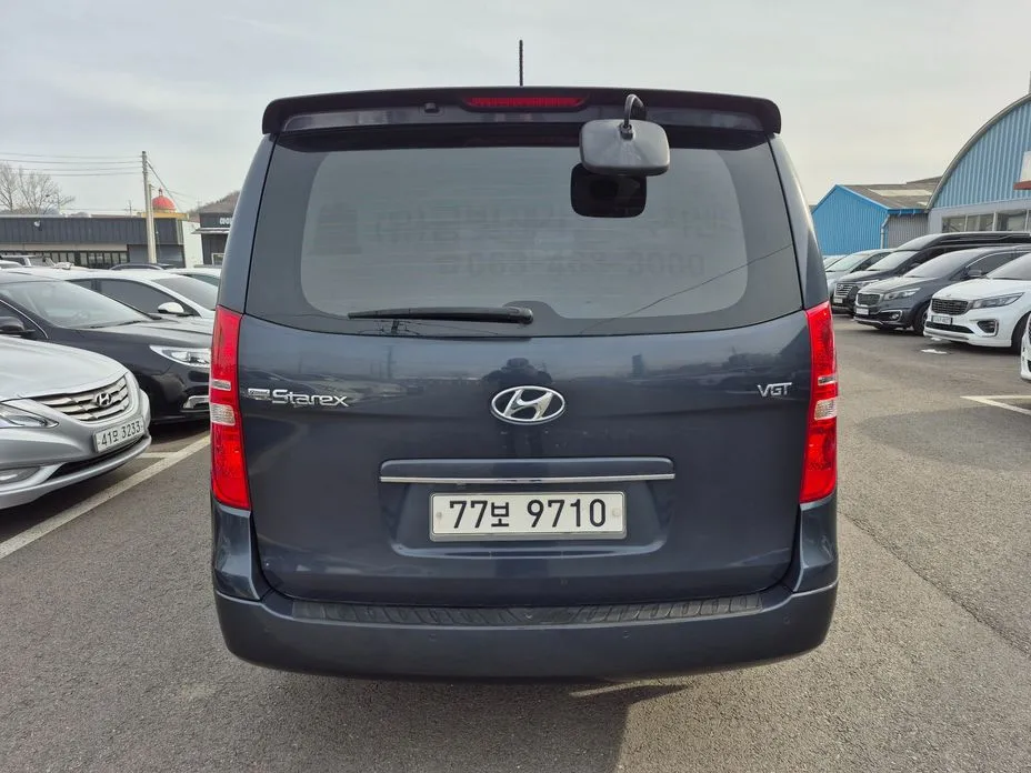 Hyundai Starex