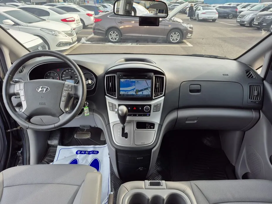 Hyundai Starex