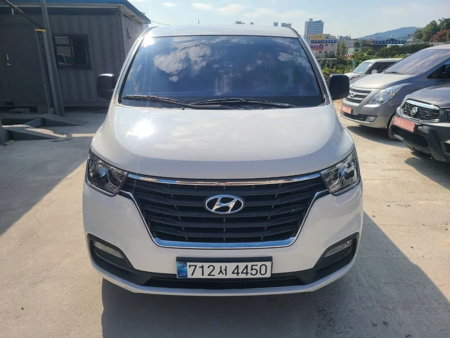 Hyundai Starex