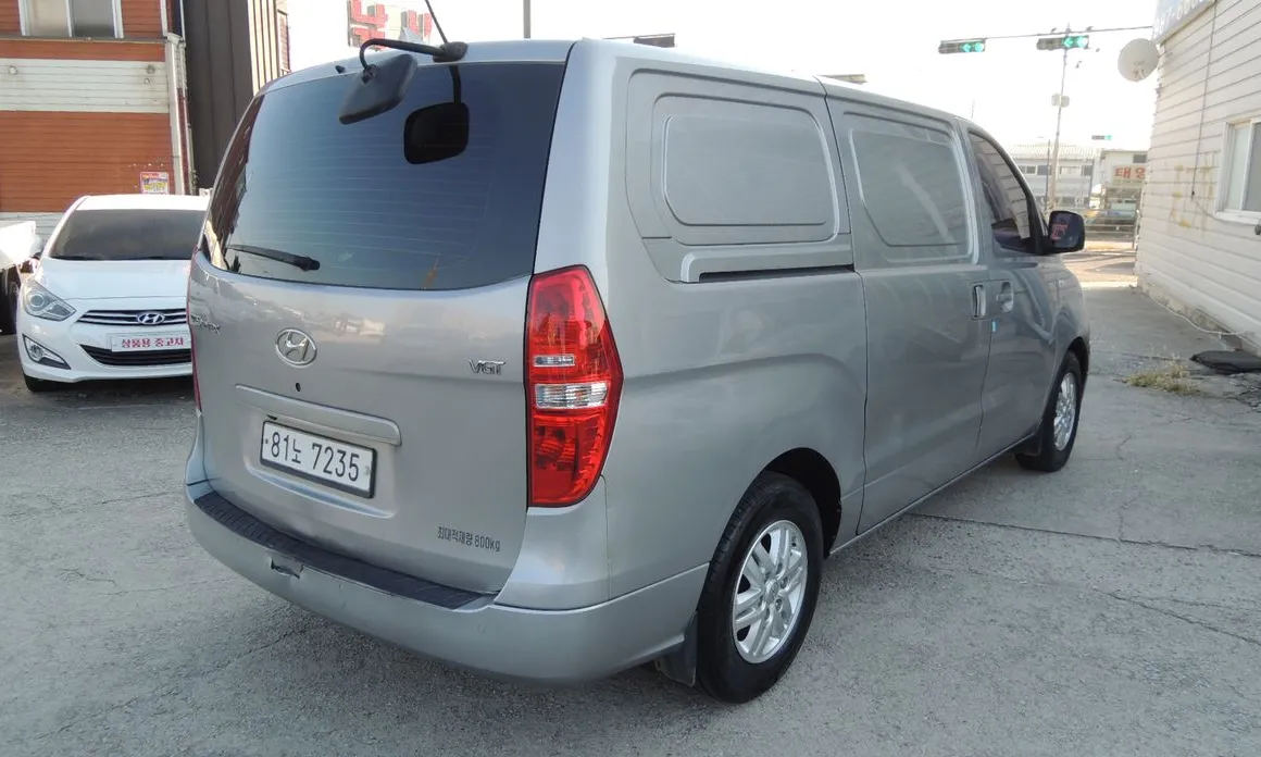 Hyundai Starex