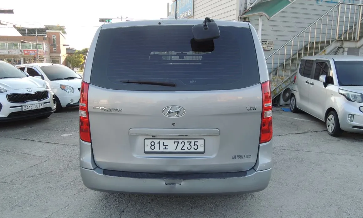 Hyundai Starex