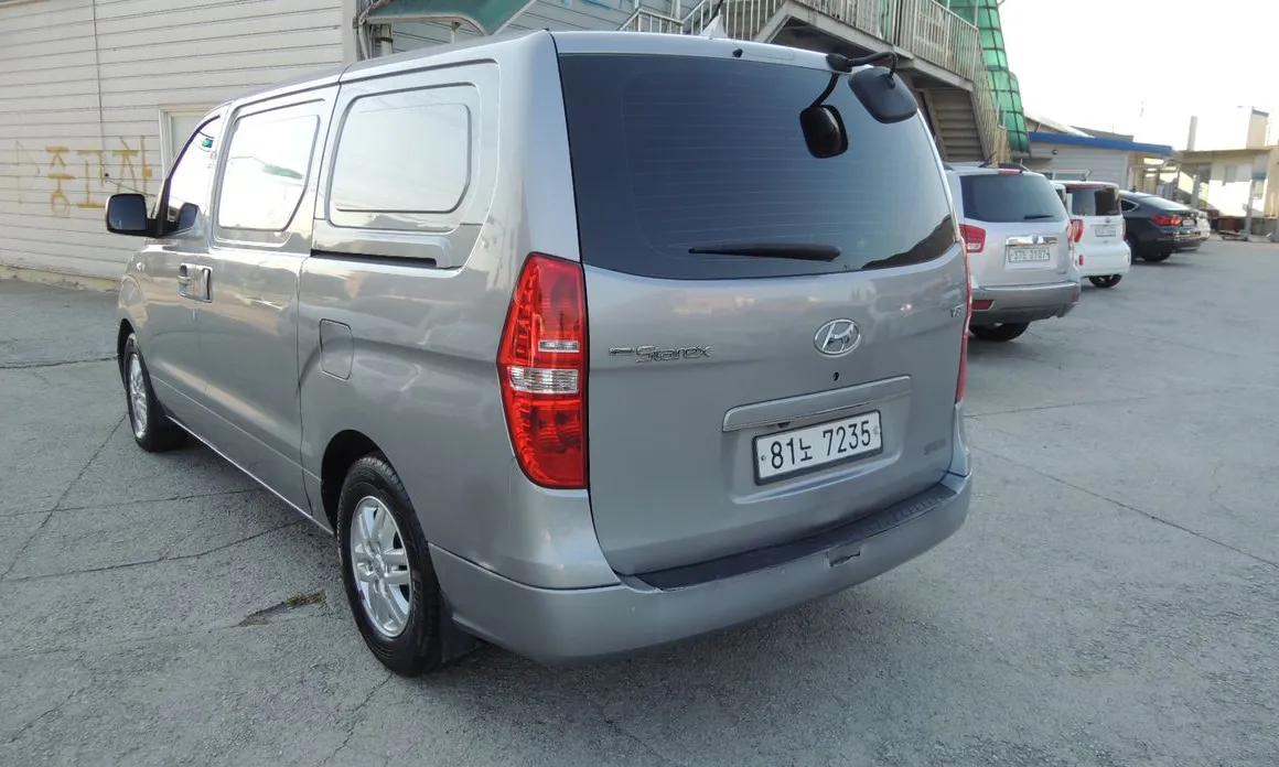 Hyundai Starex