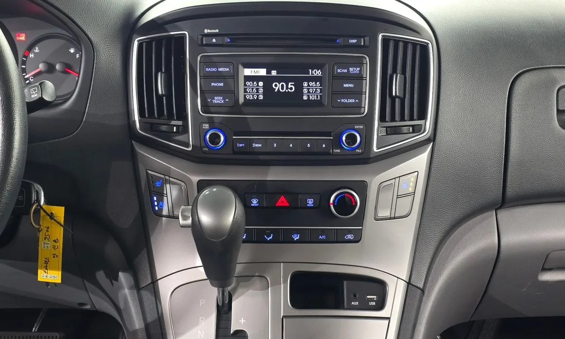 Hyundai Starex