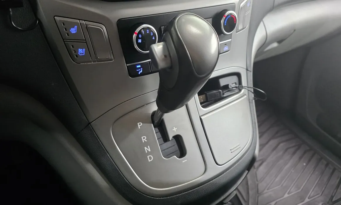 Hyundai Starex
