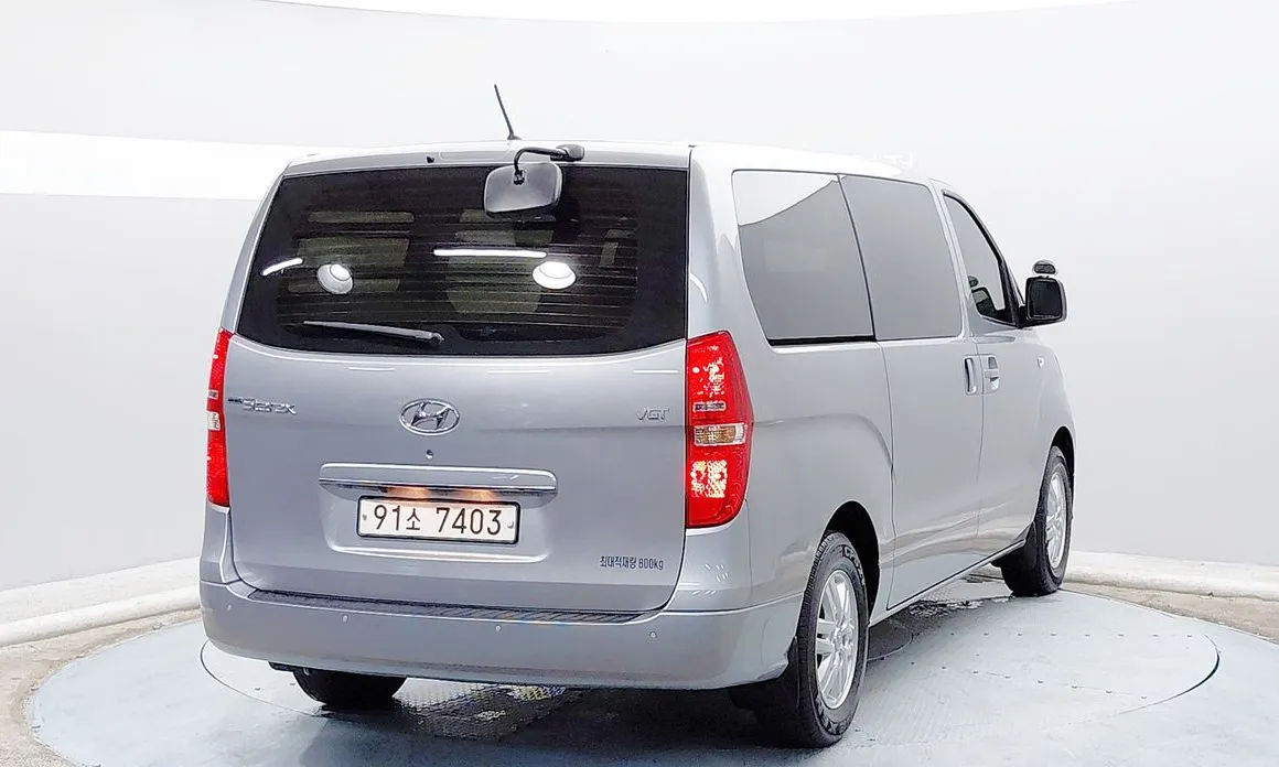 Hyundai Starex