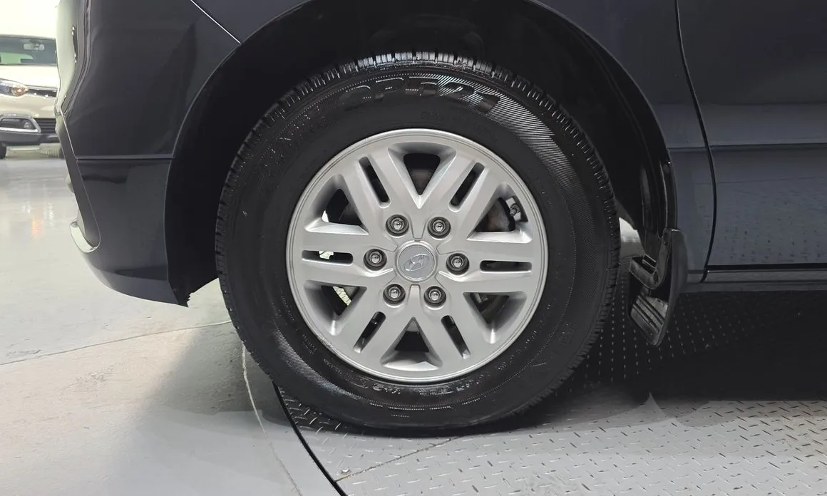 Hyundai Starex