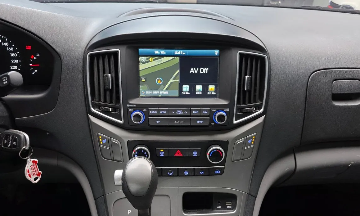 Hyundai Starex