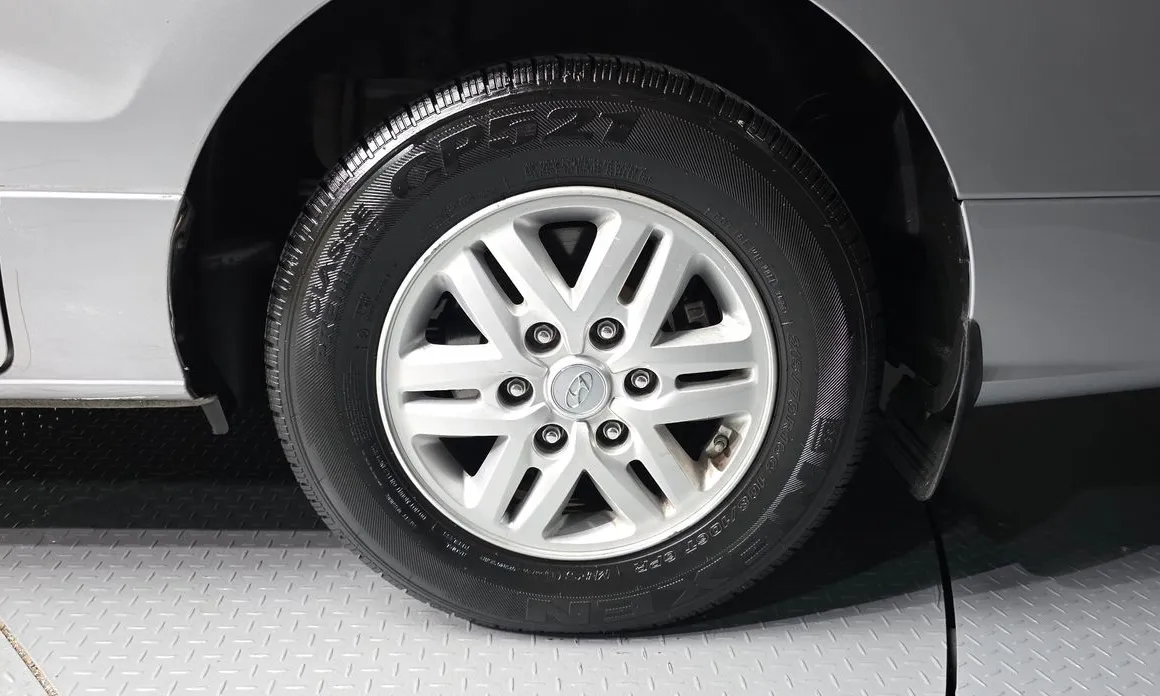 Hyundai Starex
