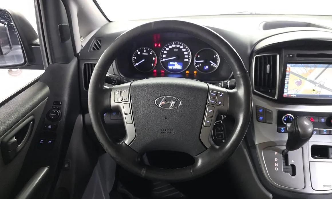 Hyundai Starex