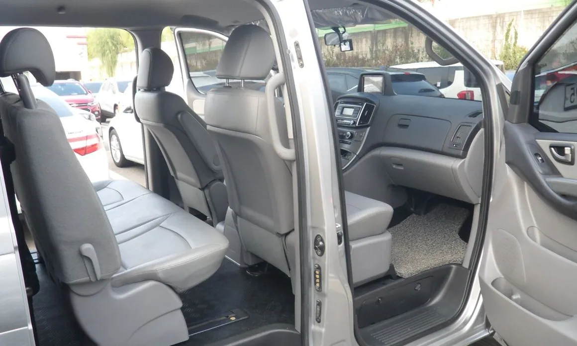 Hyundai Starex