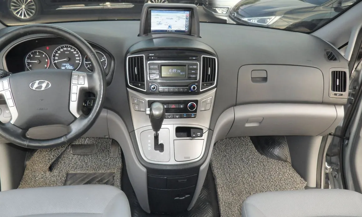Hyundai Starex