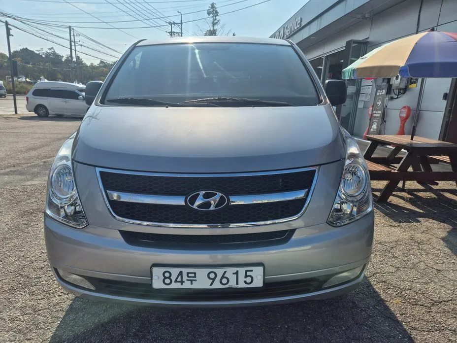 Hyundai Starex