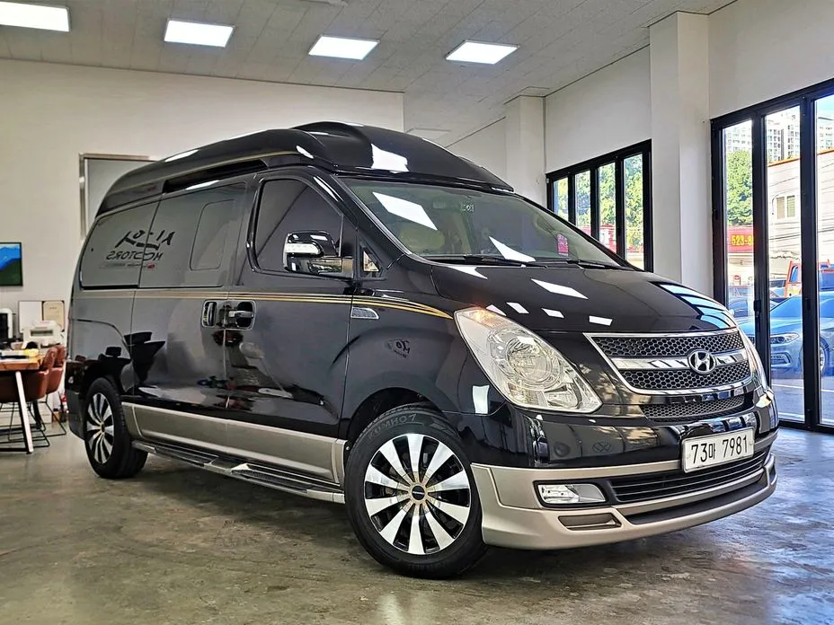 Hyundai Starex