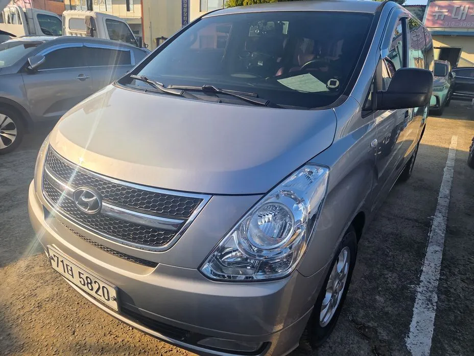 Hyundai Starex