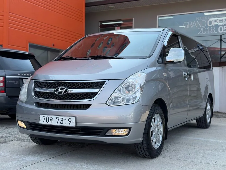 Hyundai Starex